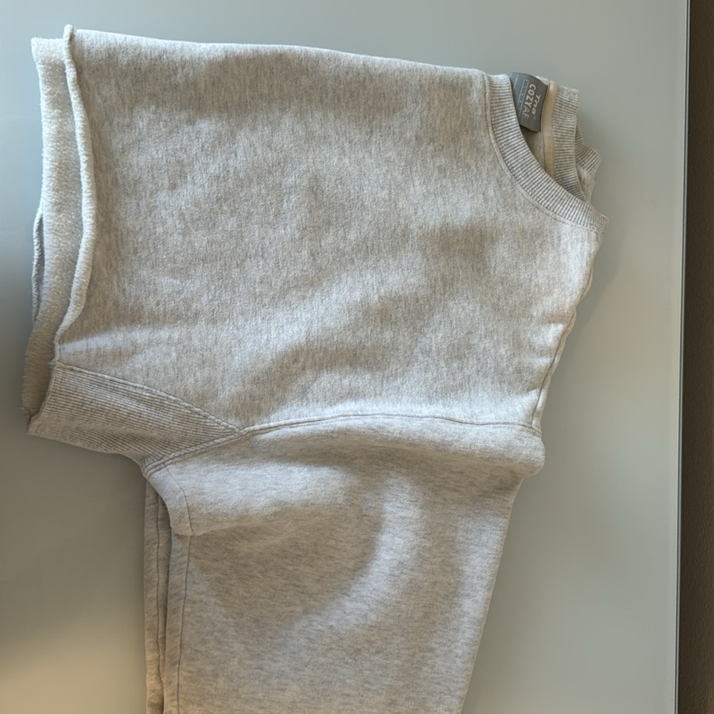 Aritzia TNA Fleece crop crew neck - Picture 2 of 4